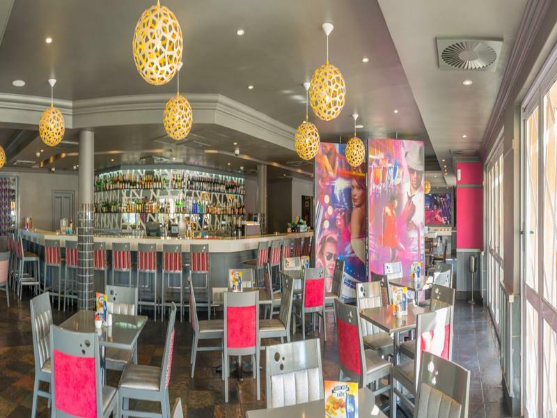 גאבורון Peermont Mondior Hotel מראה חיצוני תמונה